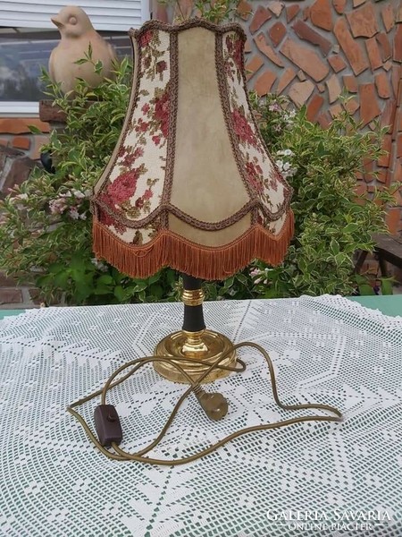 Beautiful old table lamp with floral collector's beauty tapestry type