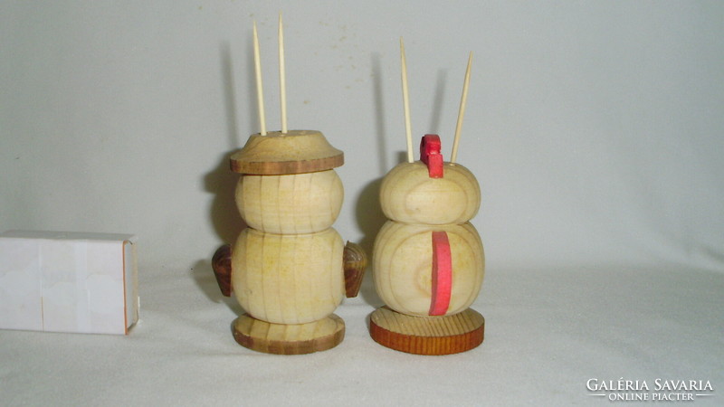 Retro owl and chick table toothpick holder made of wood - together