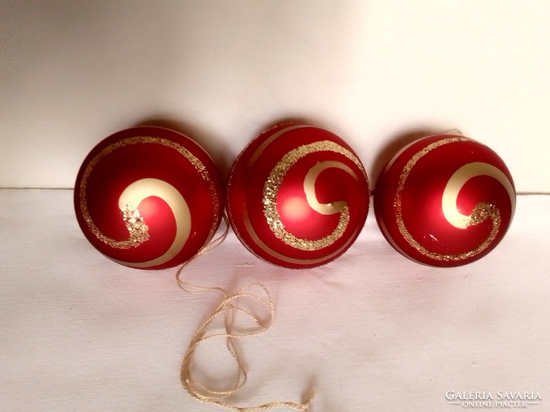 Három régi, piros arany csíkos kézzel festett kézműves üveg gömb karácsonyfa dísz 6 cm