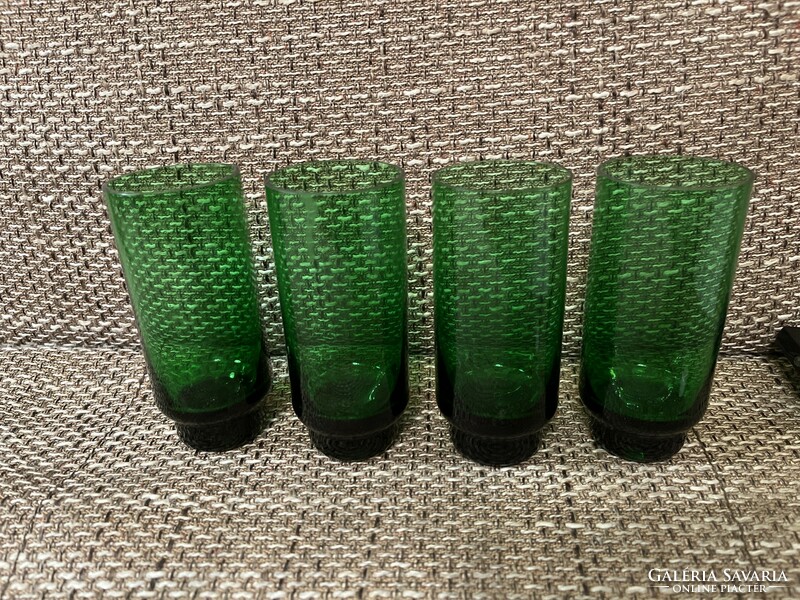 4 dark green, handmade glass glasses, with a capacity of 1 dl. Flawless, beautiful pieces!