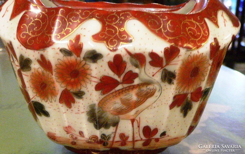 Stork patterned oriental vase