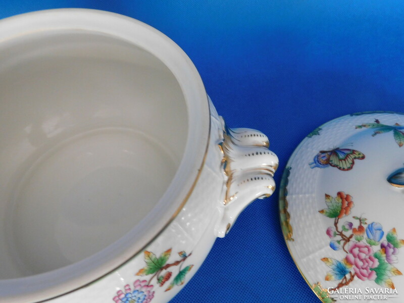 Victoria Herend 12-piece large soup bowl