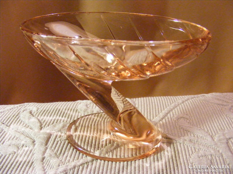Rózsaszín üveg talpas kínáló tálka
