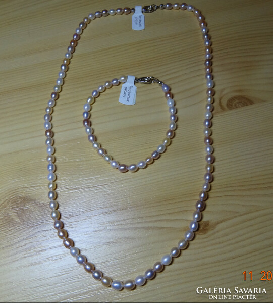 Cultured pearl necklace & bracelet set. Made from selected proportional beads.