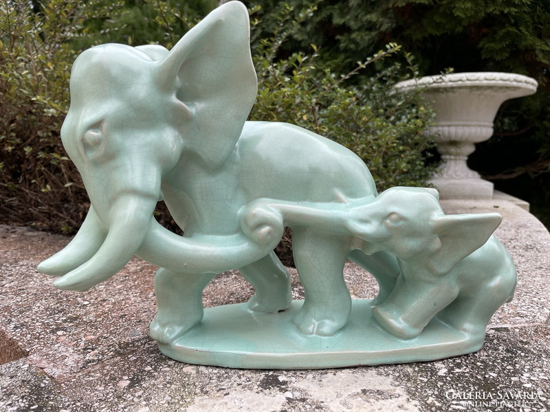 Hops large size pottery: elephants