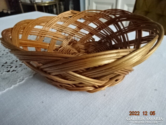 Wicker basket, barely used, diameter 21.5 cm. He has!