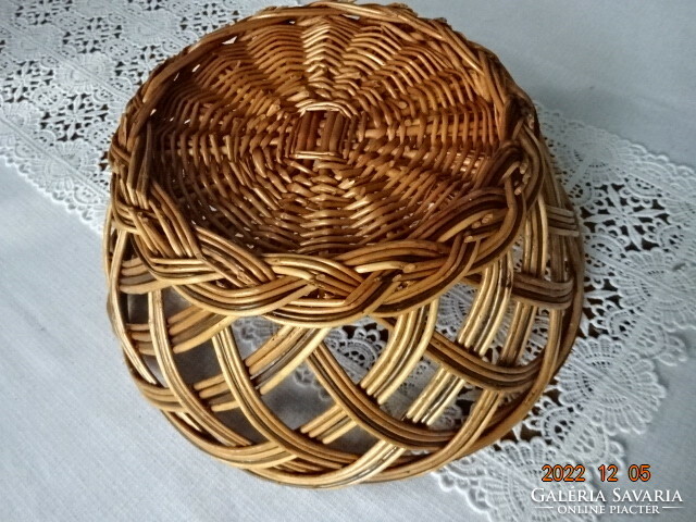 Wicker basket made of two-color cane, barely used. He has!