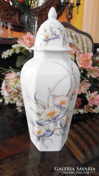English porcelain vase from the Aynsley -just orchids - series