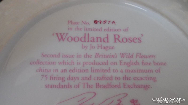 Royal Albert „Woodland Roses” limitált kiadású tányér