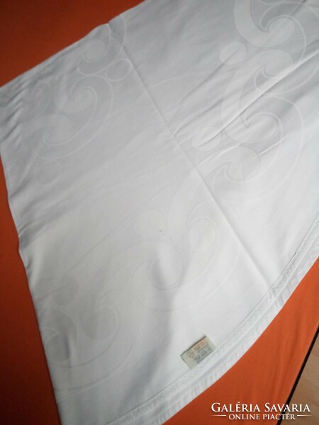 Round 150 cm atm. White damask tablecloth x