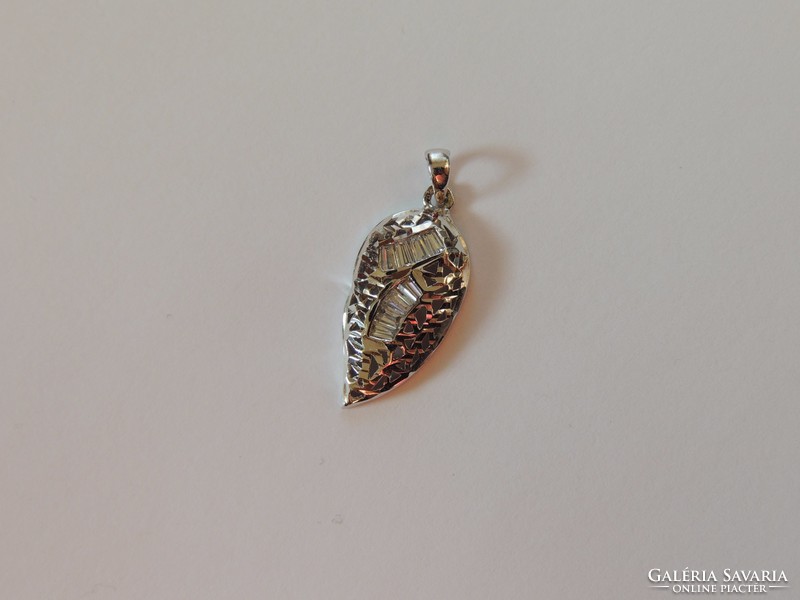 Black friday sale !!! Rhodium engraved leaf patterned zirconia stone silver pendant