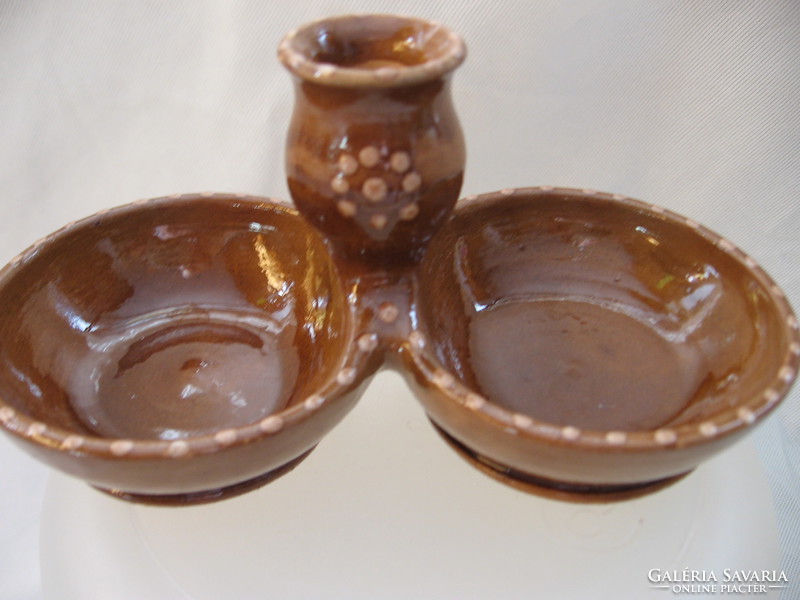 Ceramic table salt shaker