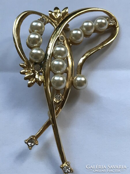 Gold-plated pendant with pearls and shining crystals, 7 x 4.7 cm