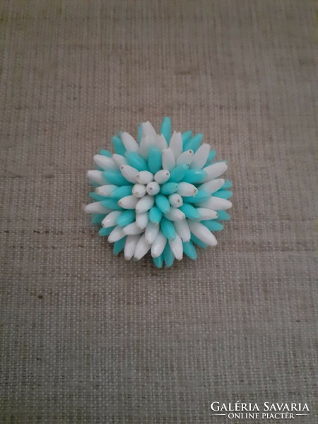 Retro porcelain brooch pin with secure switch