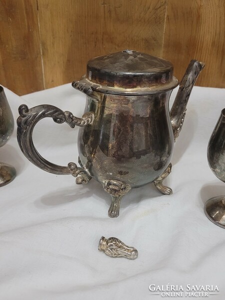 Silver-plated spout with 5 glasses