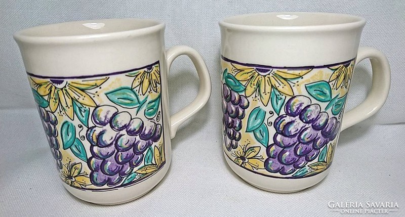 Kilncraft stl england 2 new beakers with bone-based grape bunch decoration, in perfect condition.
