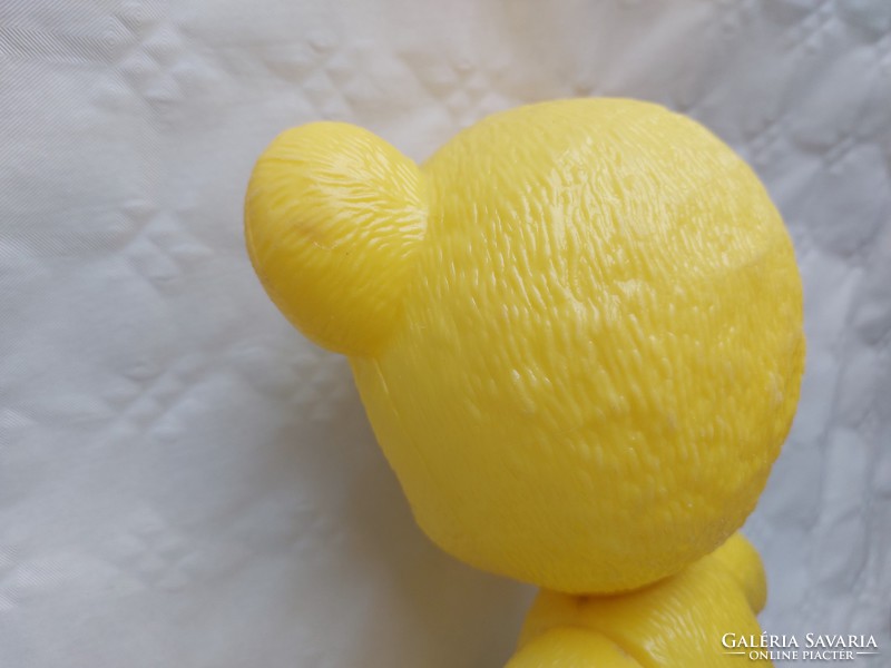 Régi műanyag játék retro DMSZ maci sárga mackó