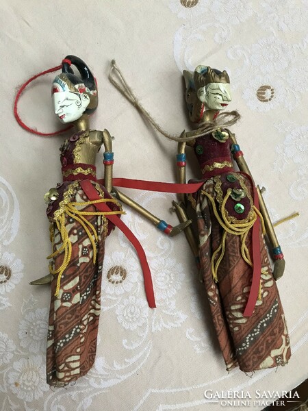 Traditional Javanese Indonesian marionette theater wood-textile antique dolls