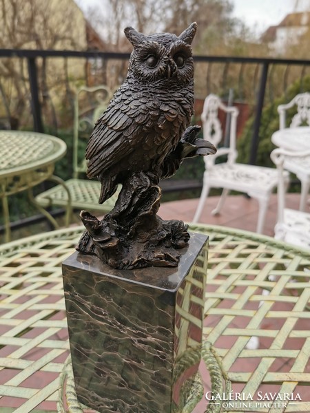 Owl bronze statue