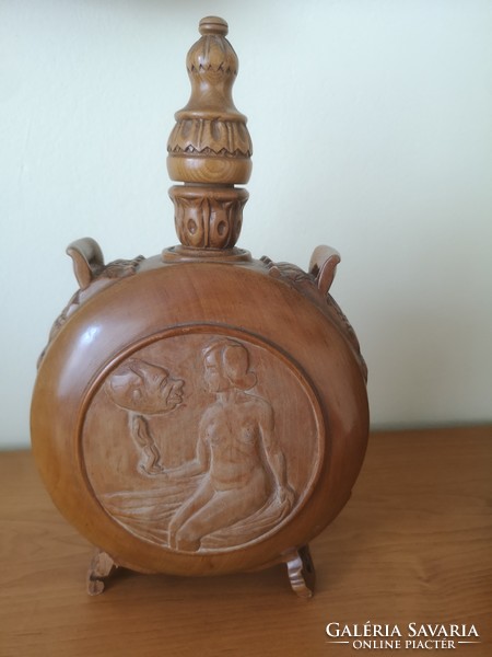 Carved wooden water bottle from the 1800s