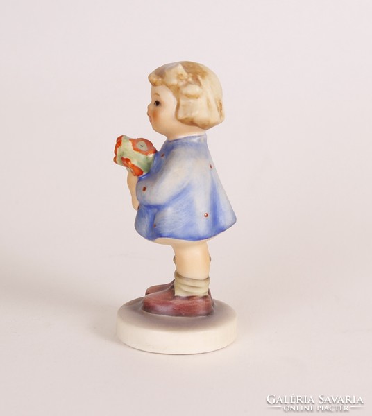 Lány virágcsokorral (Girl with nosegay) - 9 cm-es Hummel / Goebel porcelán figura