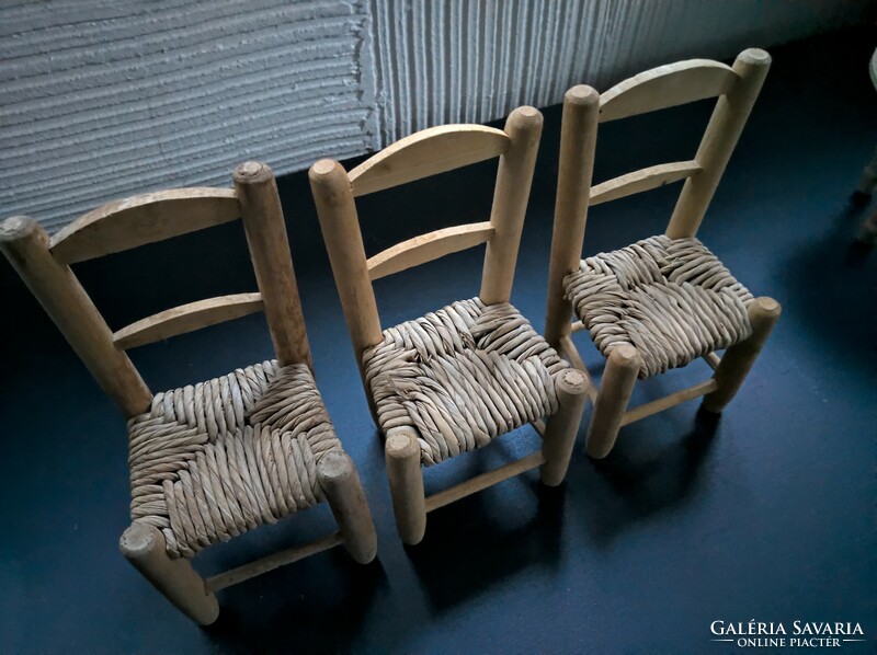 Dollhouse wicker chairs