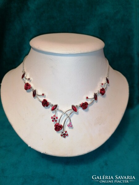 Rose necklace (581)