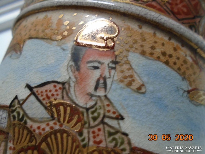 19.sz gazdag aranybrokát mintákkal SATSUMA MORIAGE vizes vödör formájú VÁZA 4 egyedi férfi portréval