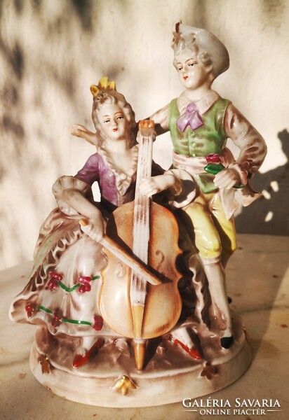 Gyönyörű színes festett porcelán zenész páros, Wagner & Apel Rokokó páros. GDR jelzett. Videó is!