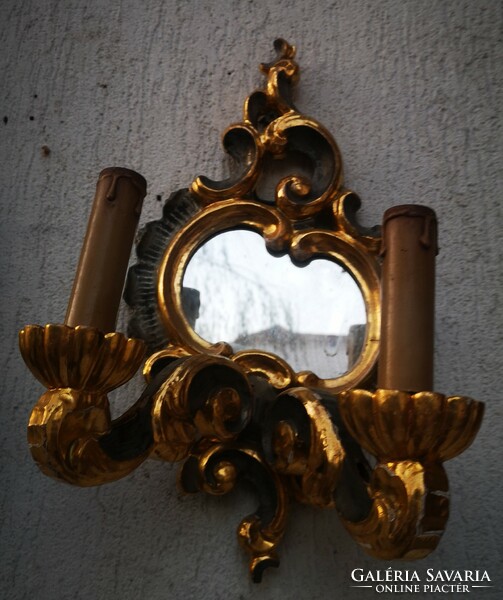 Antique Viennese baroque rococo style carved gilded wall arm wall lamp in a pair, with mirror. 1800-
