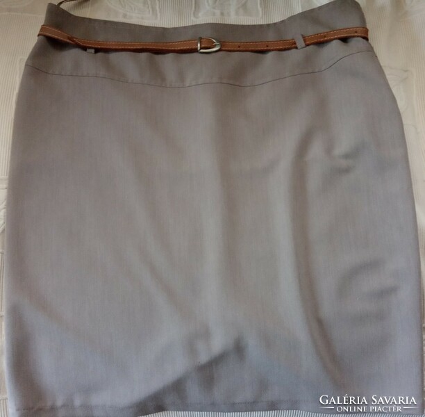 New size 44-46, according to the label size 50 Turkish fabric skirt with belt