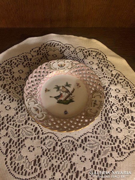 Herend rothschild patterned wall plate with lace edge
