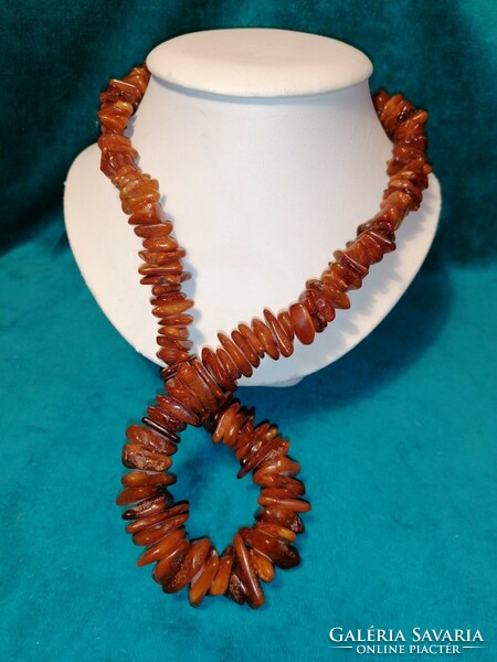 Amber necklace (583)