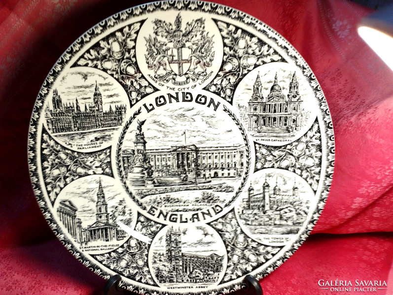 Beautiful English porcelain decorative plate, London