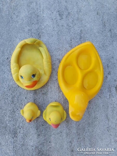 Plastic rubber ducks duck toy nostalgia