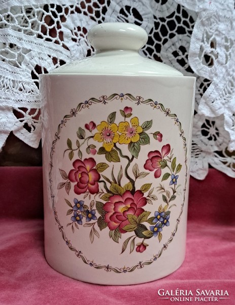Porcelain container
