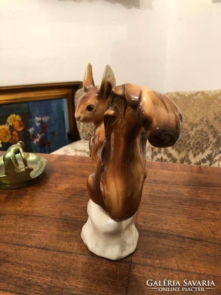 Nagyméretű Royal Dux mókus