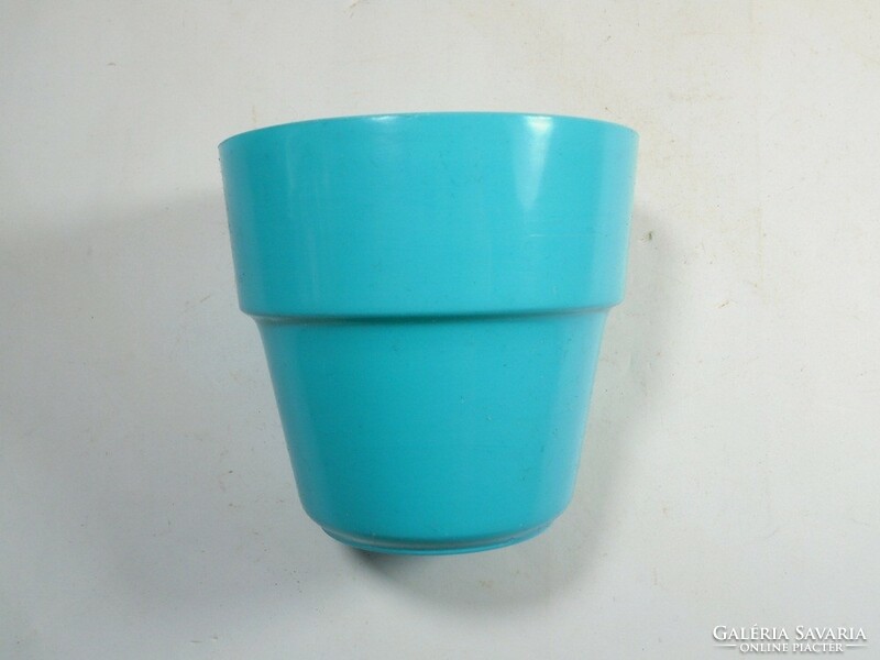 Retro old green plastic toothbrush kindergarten cup from the 1970s-80s