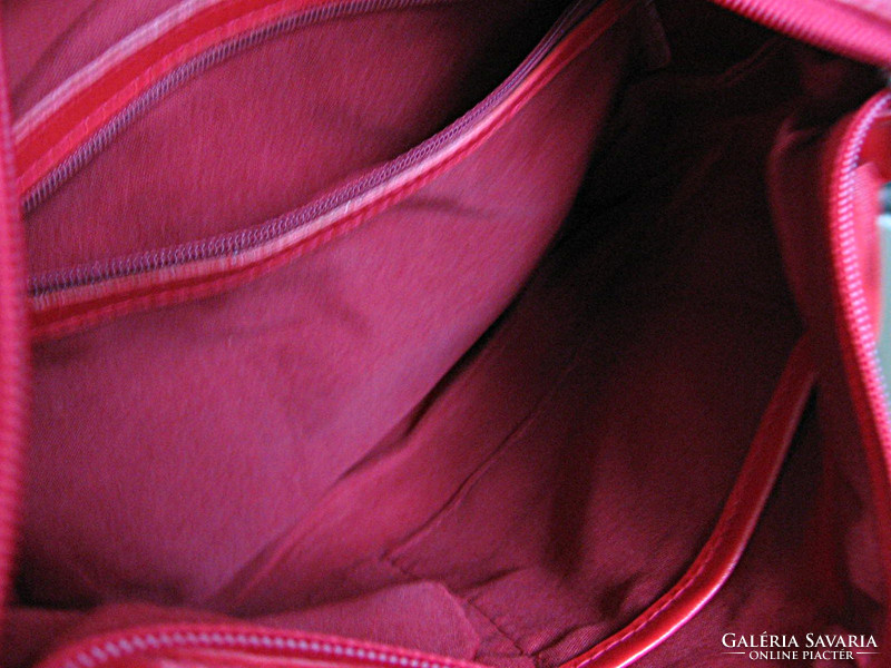Kis retro csinos piros műbőr táska