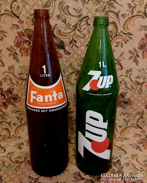 Fanta and 7up 1 liter old bottles for decoration.