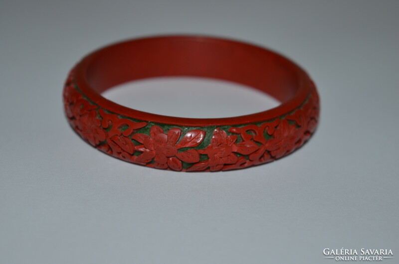 Cinnabar lacquered bangle