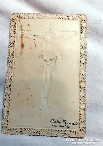 Dombornyomott, csipkeszegélyes imalap 1909-ből. A keresztre feszített Jézus    212.