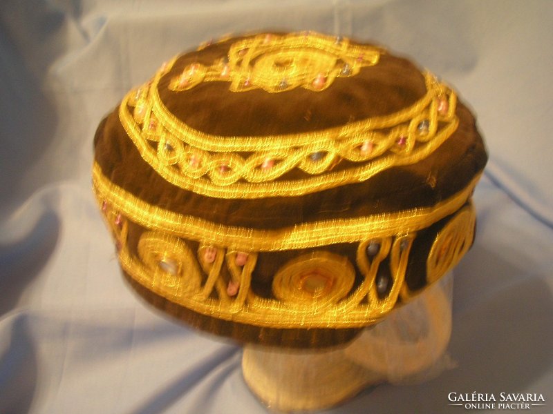 Judaica kippa? Gold thread woven ornament cap rarity silk interior