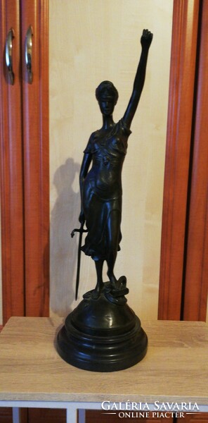 Bronz justitia szobor