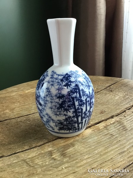 Keleti kis porcelán váza