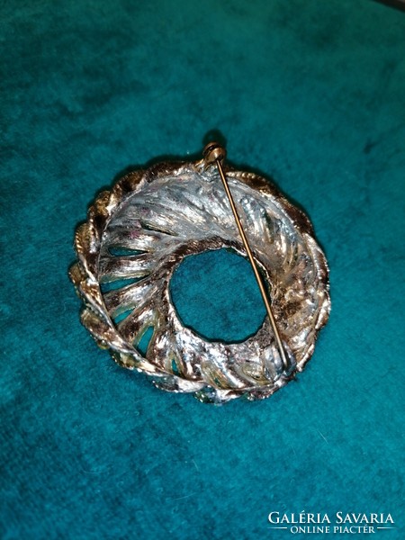 White rhinestone brooch (603)