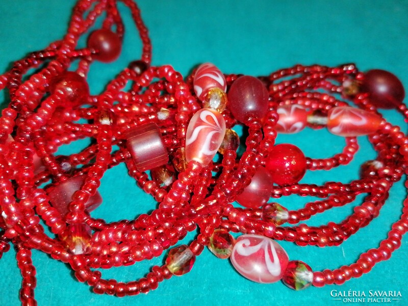Red glass necklace (612)