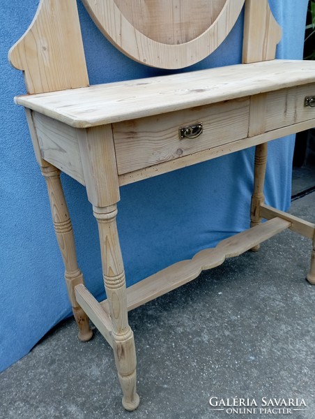 Dressing table/ pine. Dressing table/
