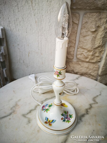 A beautiful Herend table lamp with a Victoria pattern is special! Gift!