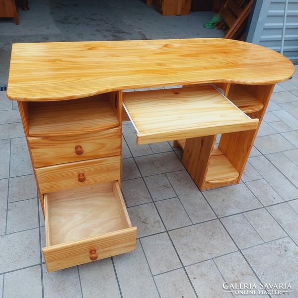 Pine desk for sale in nice condition.